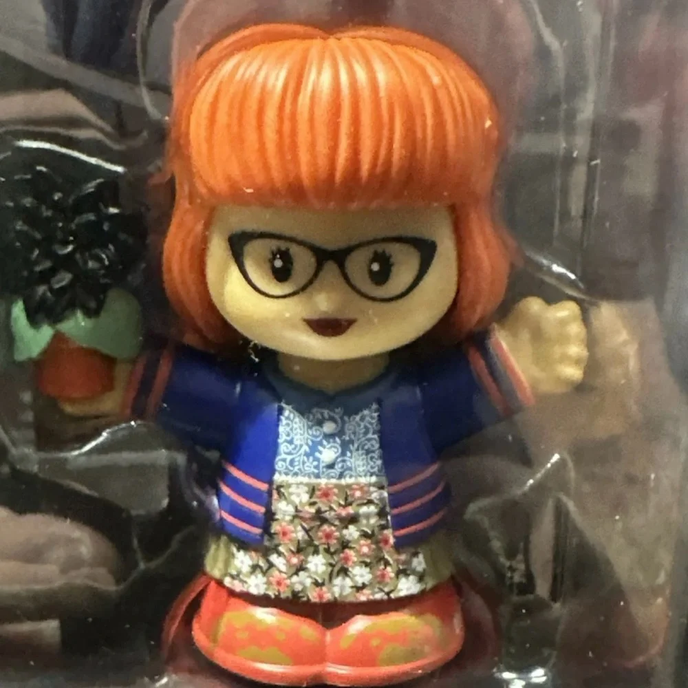 Fisher-Price Little People Collector, Special Edition Wednesday, 4 Figurine Set - Picture 3 of 7